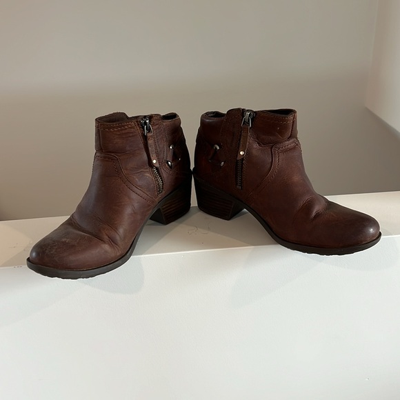 TEVA-BROWN LEATHER ANKLE BOOTS - Picture 12 of 14